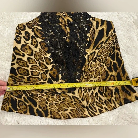 WAYF leopard print sleeveless  blouse lace up size xs - Picture 7 of 8